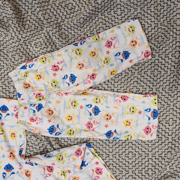 Baby Shark Nickelodeon Flannel Pajamas Doo Doo Doo Size 2T - Picture 3 of 5